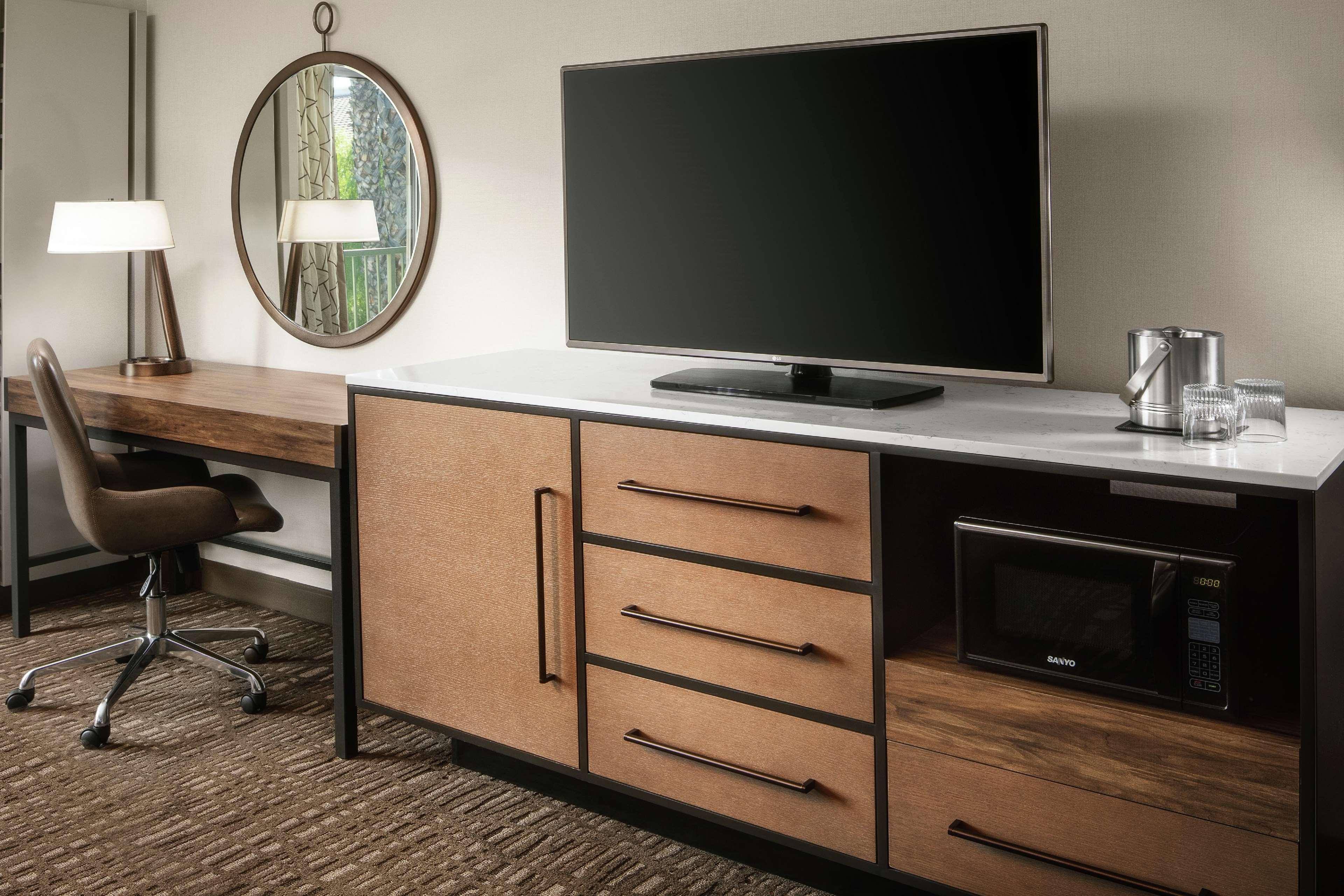 Doubletree By Hilton Ontario Airport Hotel Luaran gambar