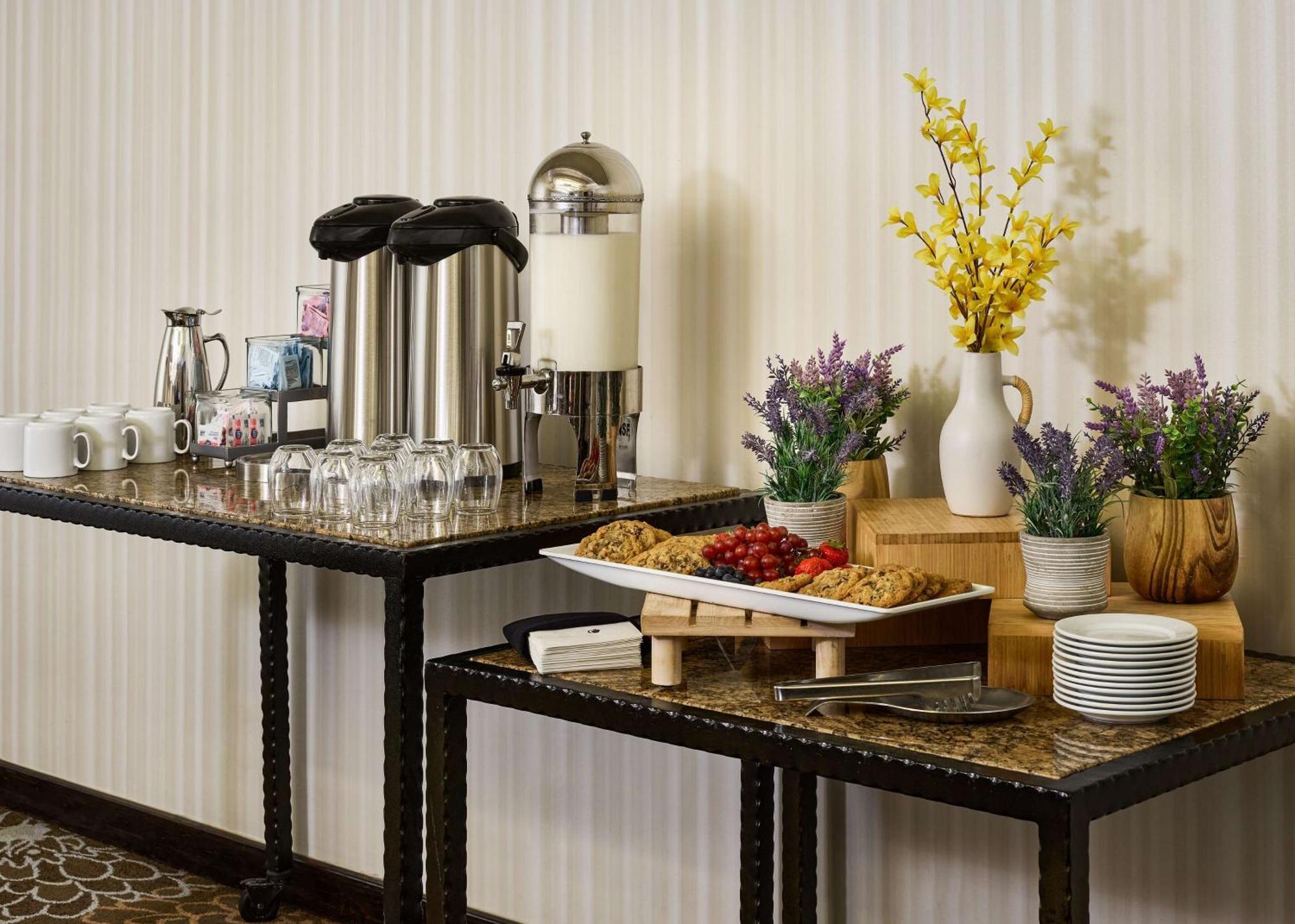 Doubletree By Hilton Ontario Airport Hotel Luaran gambar